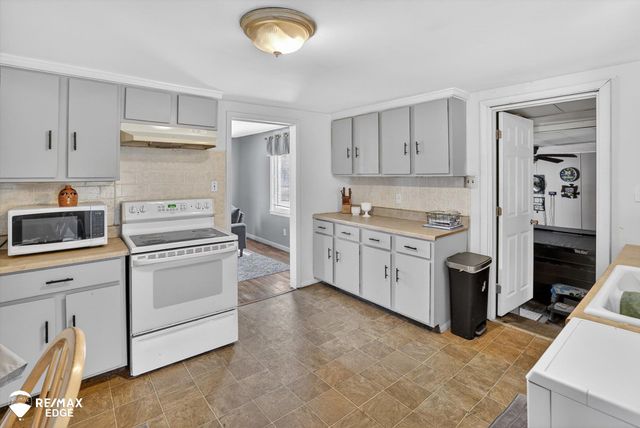 1388 Transue Avenue, Burton, MI 48509