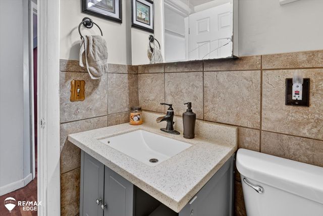 1388 Transue Avenue, Burton, MI 48509