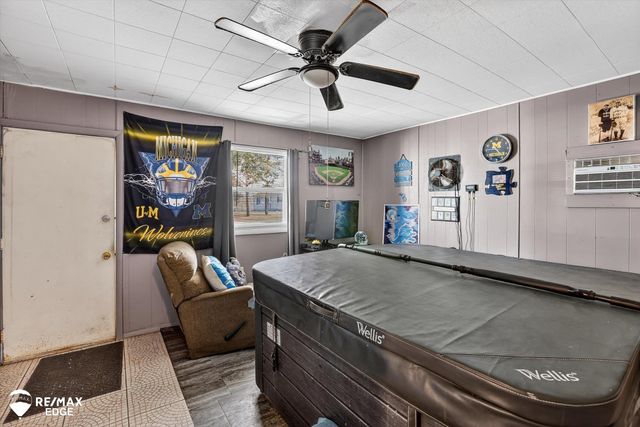 1388 Transue Avenue, Burton, MI 48509