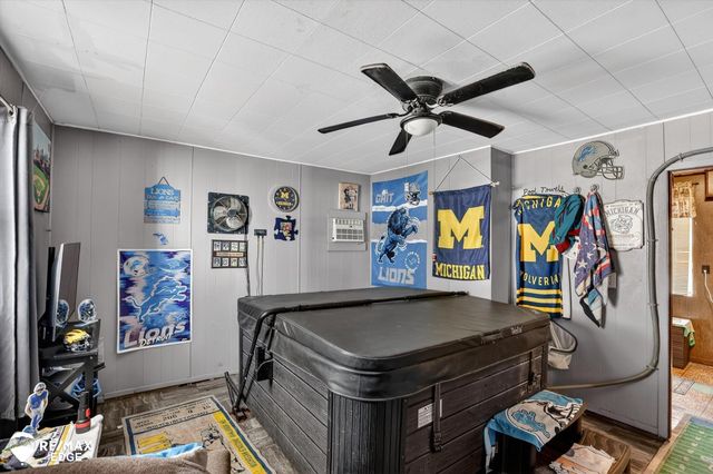 1388 Transue Avenue, Burton, MI 48509