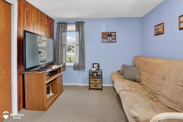 1388 Transue Avenue, Burton, MI 48509