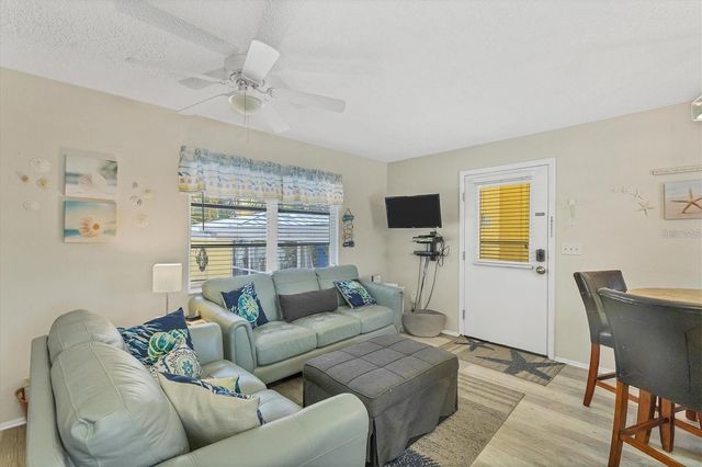 301 AVENIDA MADERA A, Sarasota, FL 34242