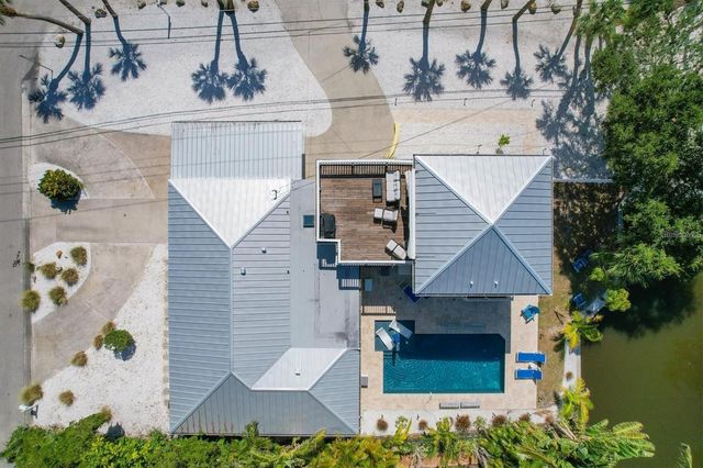 301 AVENIDA MADERA A, Sarasota, FL 34242