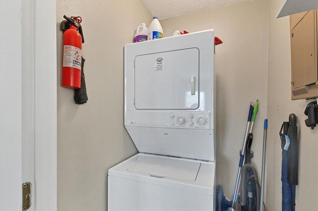 301 AVENIDA MADERA A, Sarasota, FL 34242