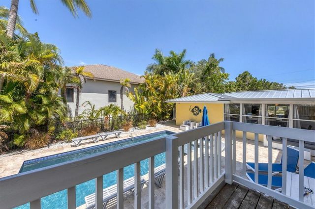 301 AVENIDA MADERA A, Sarasota, FL 34242