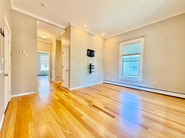 5 Beale St 3, Boston, MA 02124