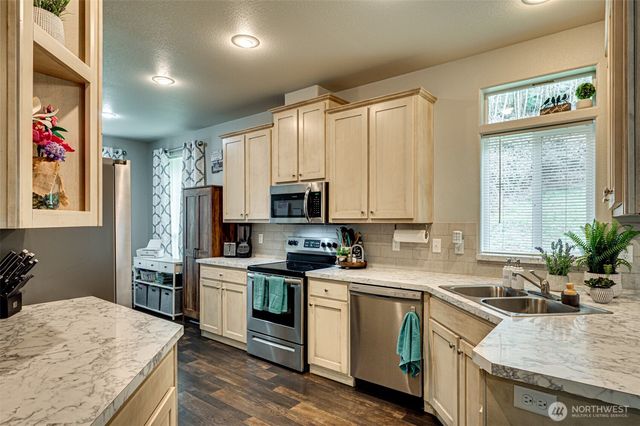 1020 Harmony Drive, Longview, WA 98632