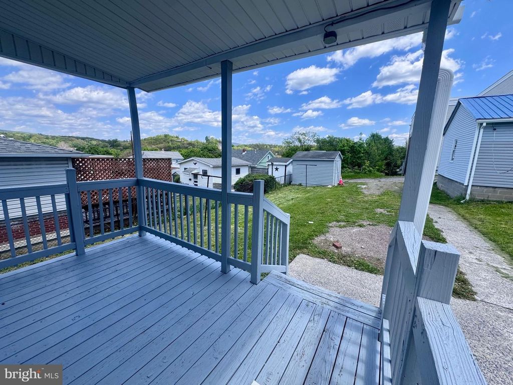 Image 10 of property listing at 31 MARION ST, Cumberland, MD 21502