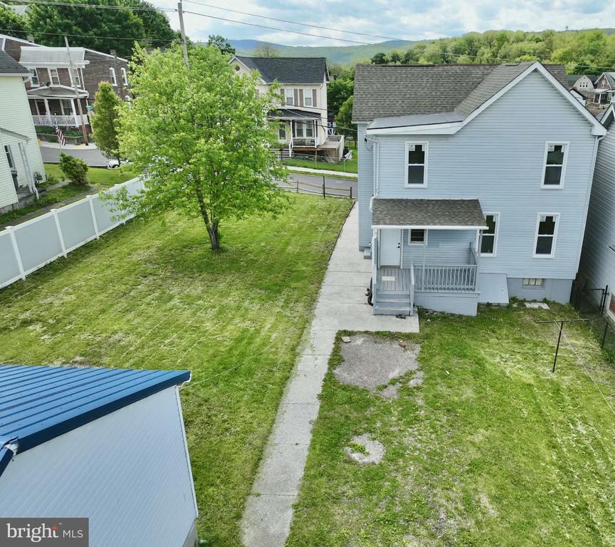Image 4 of property listing at 31 MARION ST, Cumberland, MD 21502