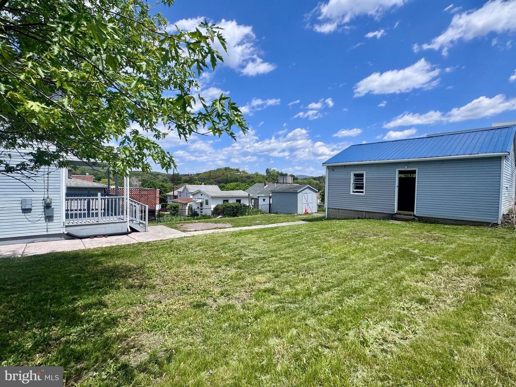 Image 9 of property listing at 31 MARION ST, Cumberland, MD 21502