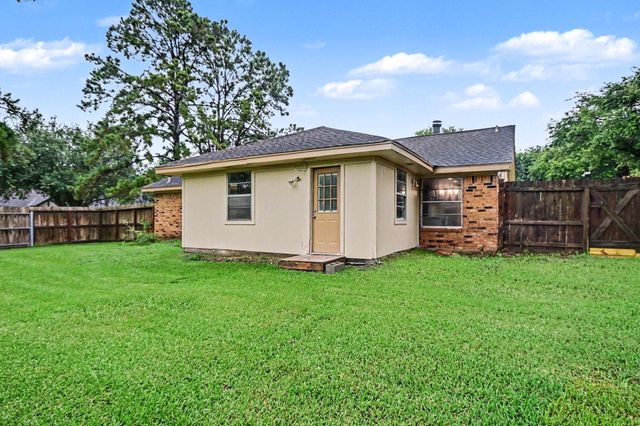 3810 Clover Drive, Alvin, TX 77511