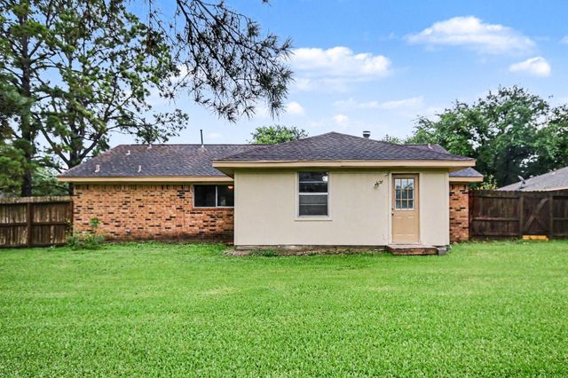 3810 Clover Drive, Alvin, TX 77511