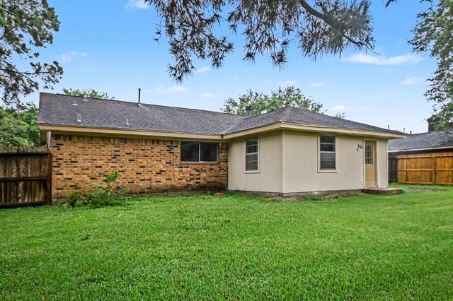 3810 Clover Drive, Alvin, TX 77511