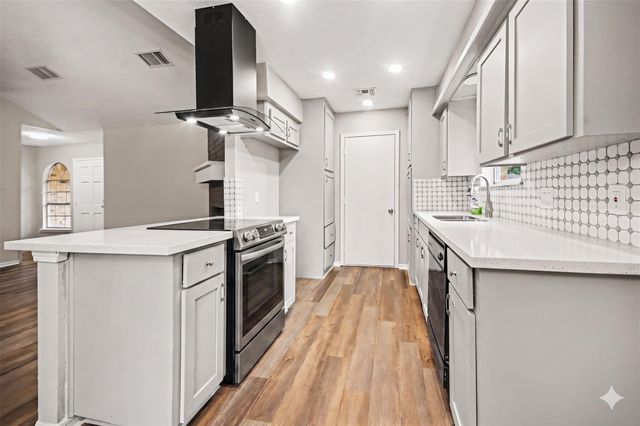 3810 Clover Drive, Alvin, TX 77511