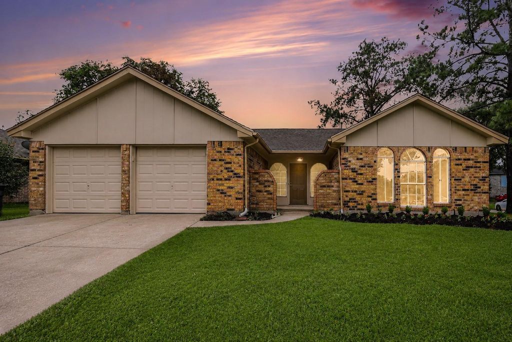 3810 Clover Drive, Alvin, TX 77511