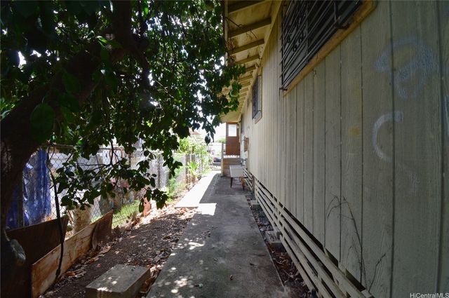 1319 Arsenal Road, Honolulu, HI 96819