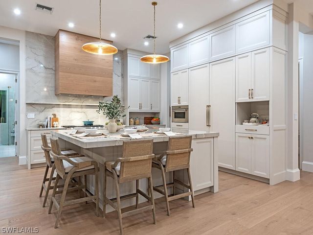 448 Devils LN, Naples, FL 34103