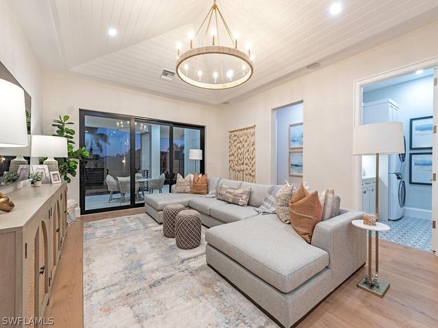 448 Devils LN, Naples, FL 34103