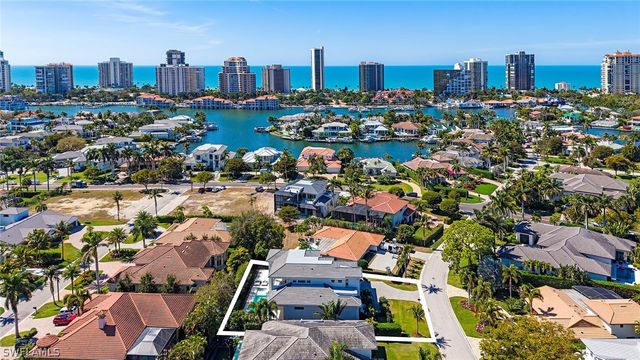 448 Devils LN, Naples, FL 34103