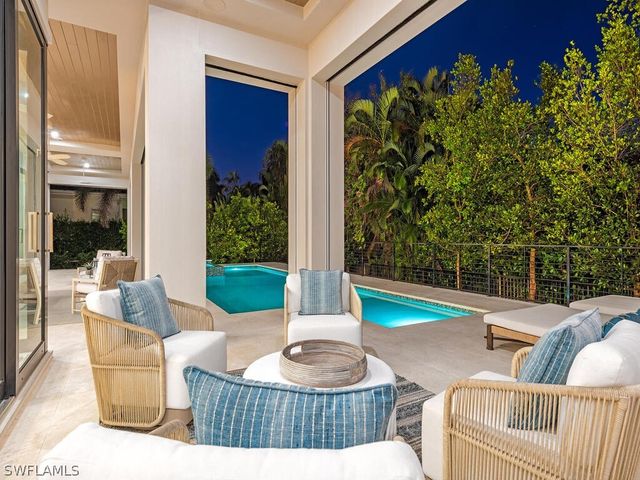 448 Devils LN, Naples, FL 34103