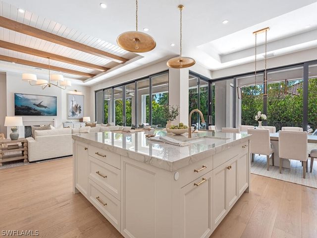 448 Devils LN, Naples, FL 34103