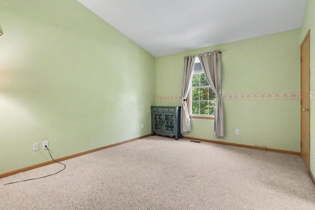 377 Cobblestone Drive, Delaware, OH 43015