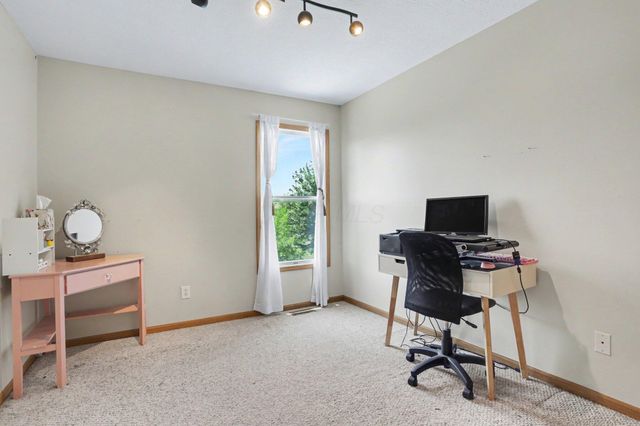 377 Cobblestone Drive, Delaware, OH 43015