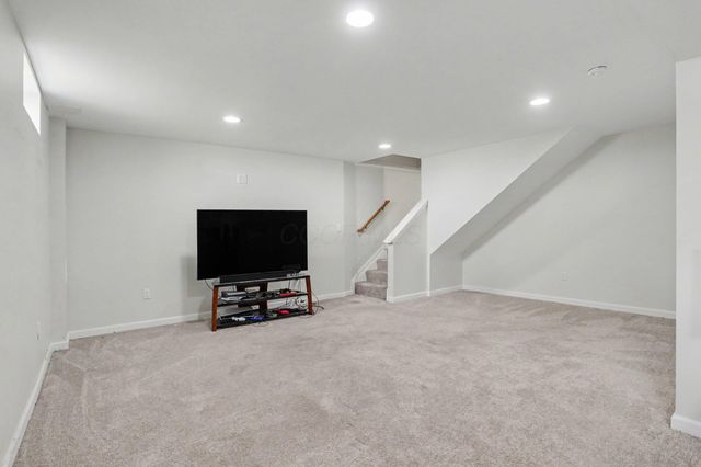 377 Cobblestone Drive, Delaware, OH 43015