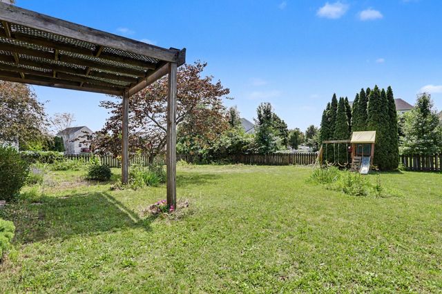 377 Cobblestone Drive, Delaware, OH 43015