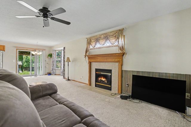377 Cobblestone Drive, Delaware, OH 43015