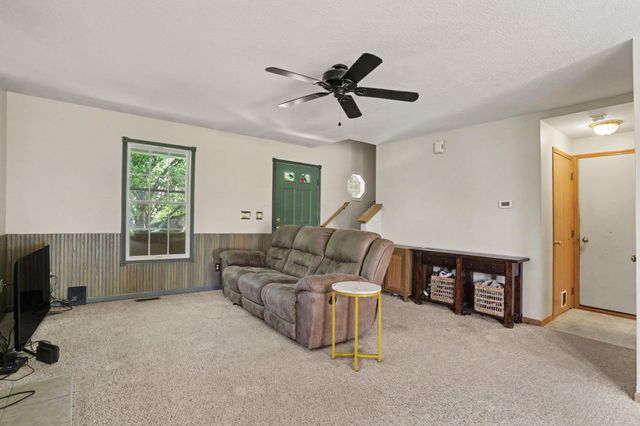 377 Cobblestone Drive, Delaware, OH 43015
