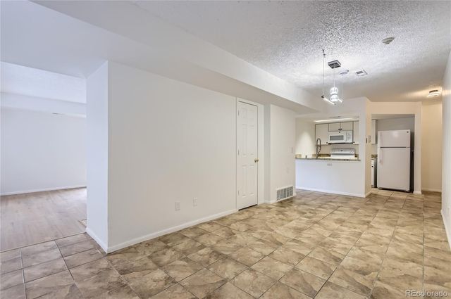 6475 S Dayton Street 102, Englewood, CO 80111