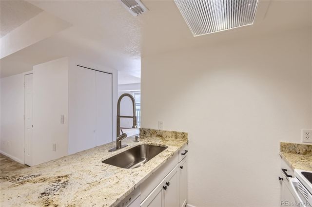 6475 S Dayton Street 102, Englewood, CO 80111