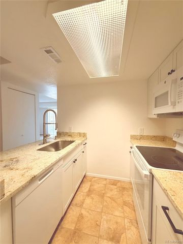 6475 S Dayton Street 102, Englewood, CO 80111