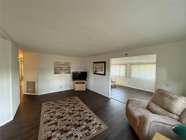 27 S BOBWHITE ROAD, Wildwood, FL 34785