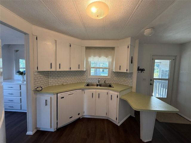 27 S BOBWHITE ROAD, Wildwood, FL 34785