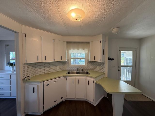 27 S BOBWHITE ROAD, Wildwood, FL 34785