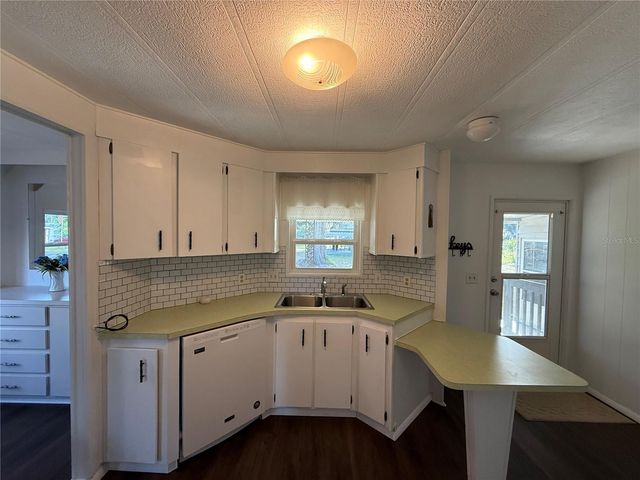 27 S BOBWHITE ROAD, Wildwood, FL 34785