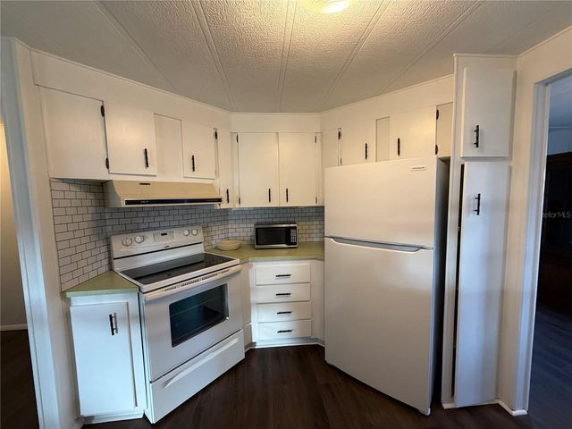 27 S BOBWHITE ROAD, Wildwood, FL 34785