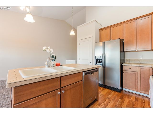 8900 Se CHLOE Ln, Happy Valley, OR 97086