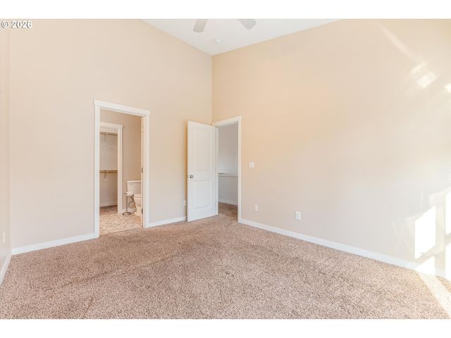 8900 Se CHLOE Ln, Happy Valley, OR 97086