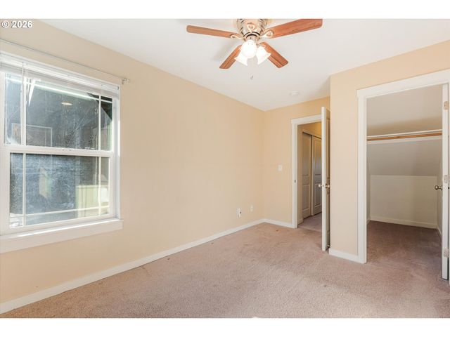 8900 Se CHLOE Ln, Happy Valley, OR 97086