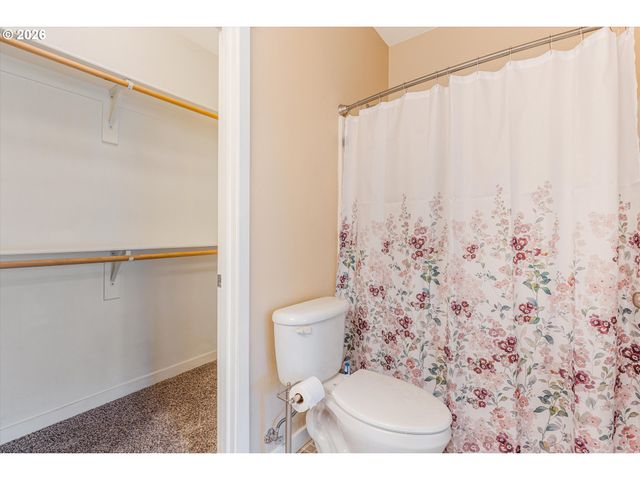 8900 Se CHLOE Ln, Happy Valley, OR 97086