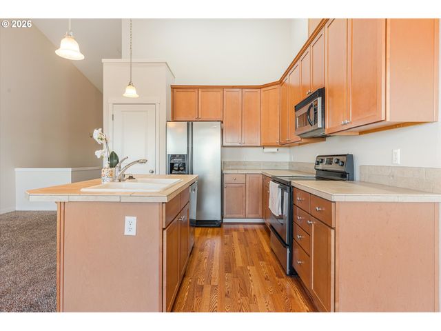 8900 Se CHLOE Ln, Happy Valley, OR 97086