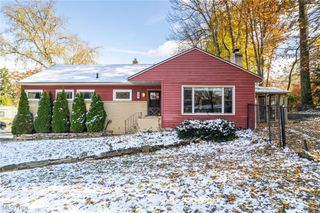 2241 Highpoint Road, Cuyahoga Falls, OH 44223