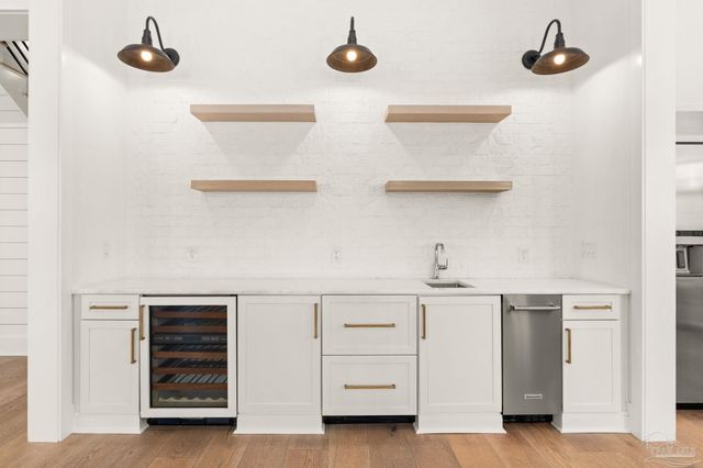 518 Navy Cove Blvd, Gulf Breeze, FL 32561