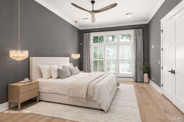 518 Navy Cove Blvd, Gulf Breeze, FL 32561