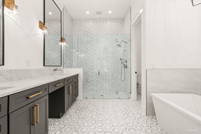 518 Navy Cove Blvd, Gulf Breeze, FL 32561