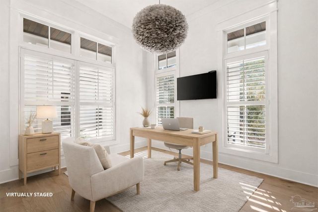 518 Navy Cove Blvd, Gulf Breeze, FL 32561