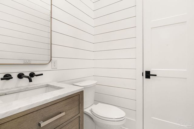 518 Navy Cove Blvd, Gulf Breeze, FL 32561